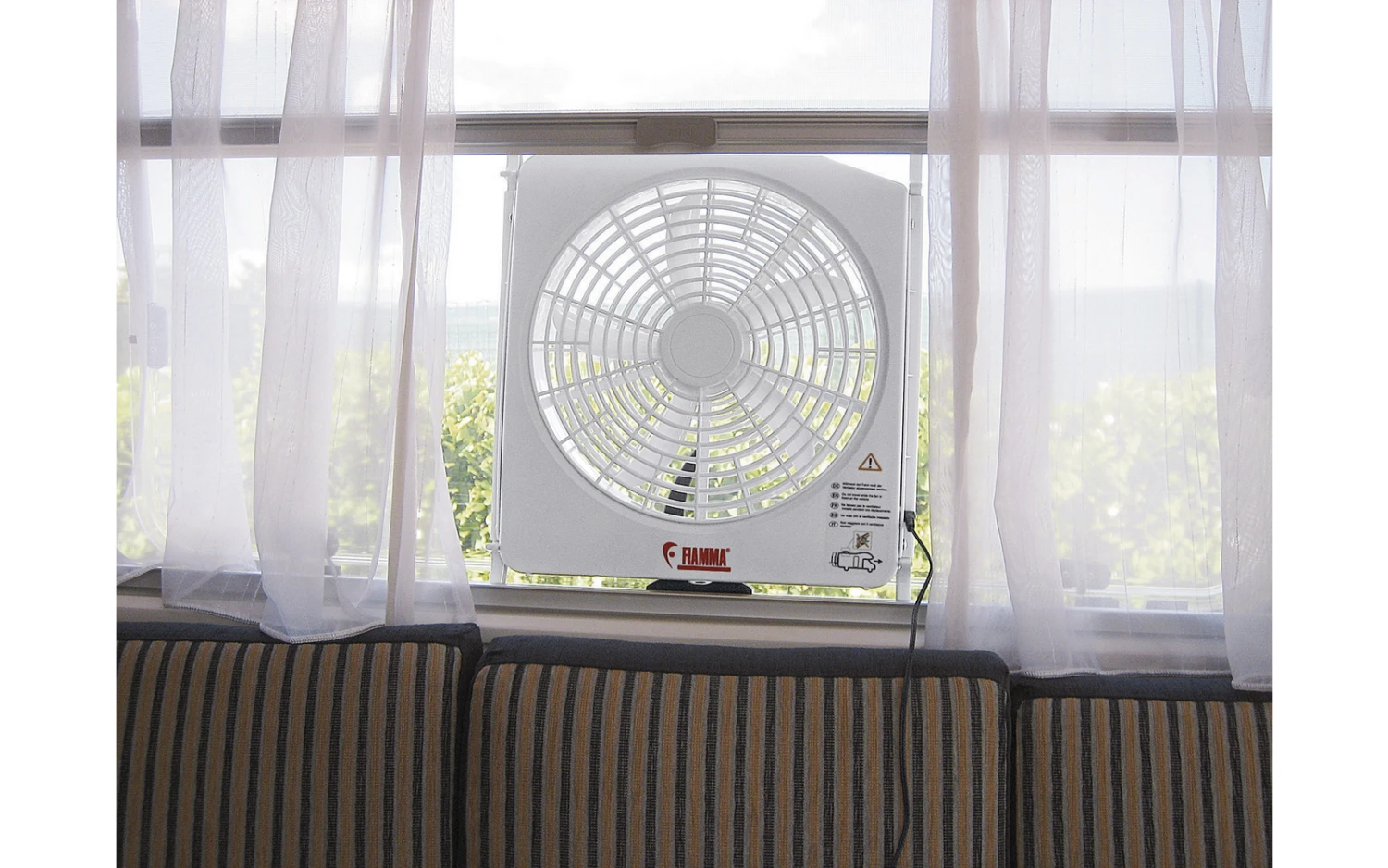 Fiamma Turbo Kit Ventilator 12 V Für Dachhauben Von 40 X 40 - 50 X 70 Cm 2 Fiamma Turbo Kit Ventilator 12 V Für Dachhauben Von 40 X 40 - 50 X 70 Cm – Bild 2